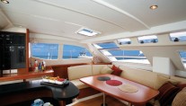 Leopard 46 - saloon seating